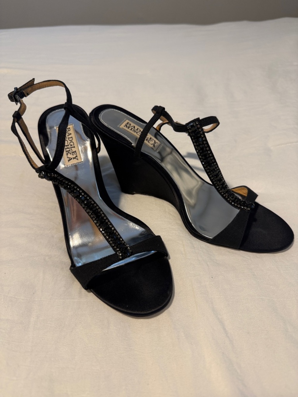 Badgley Mischka Black T-Strap Crystal Wedge Sandals Size 8